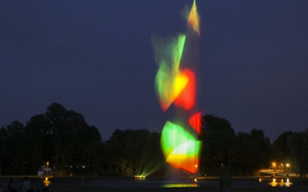 illuminierte Font&auml;ne auf der Ziegelwiese beim Font&auml;nefest