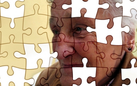 Seniorin Puzzleteile