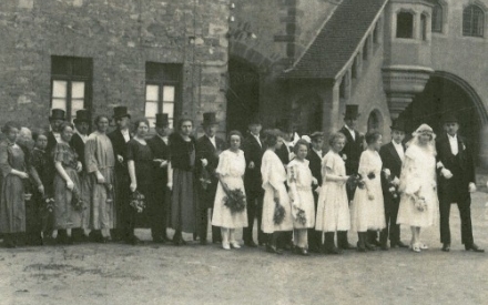 Hochzeit auf der Moritzburg in Halle um 1900