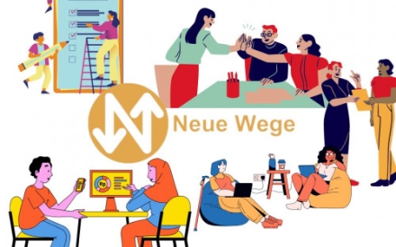 Menschen, die miteinander im Gespr&auml;ch sind, sich gegenseitig etwas zeigen oder arbeiten rund um den Schriftzug "Neue Wege"
